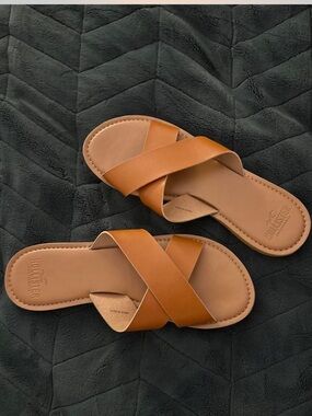 Hollister Women's Cognac Cross-Strap Slide Sandals